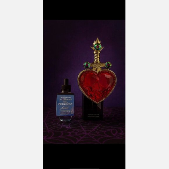 Bath & Body Works Disney Villains Heart & Dagger Wallflower Plug + Refill Set - Picture 1 of 2